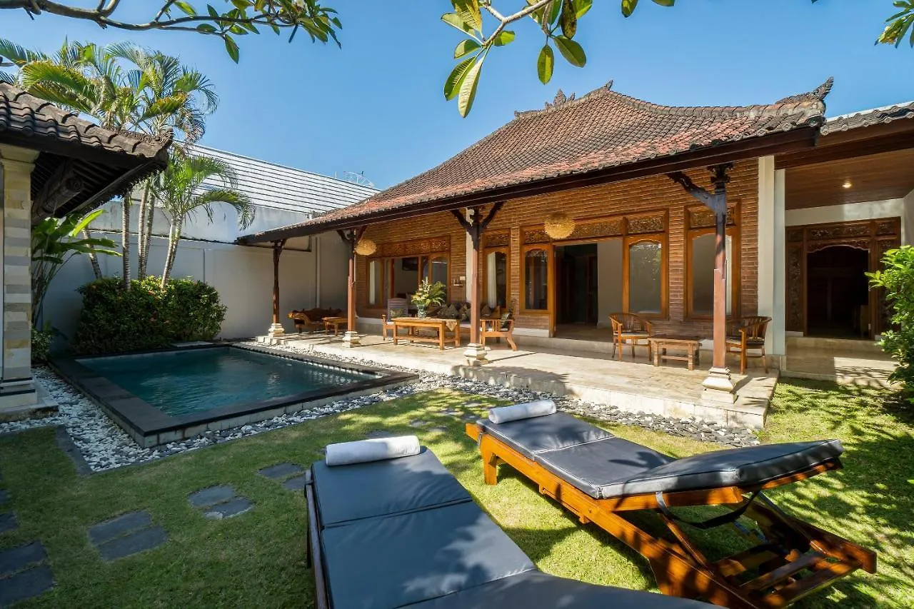 Villa Kori Bali Kubu, 9 People Maximum, Close To Seminyak Beach スミニャック