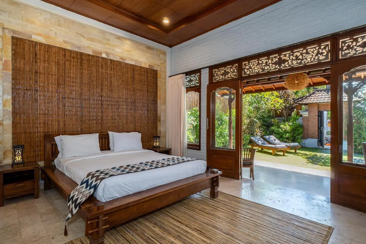 Villa Kori Bali Kubu, 9 People Maximum, Close To Seminyak Beach
