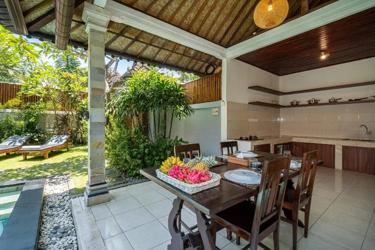 Villa Kori Bali Kubu, 9 People Maximum, Close To Seminyak Beach